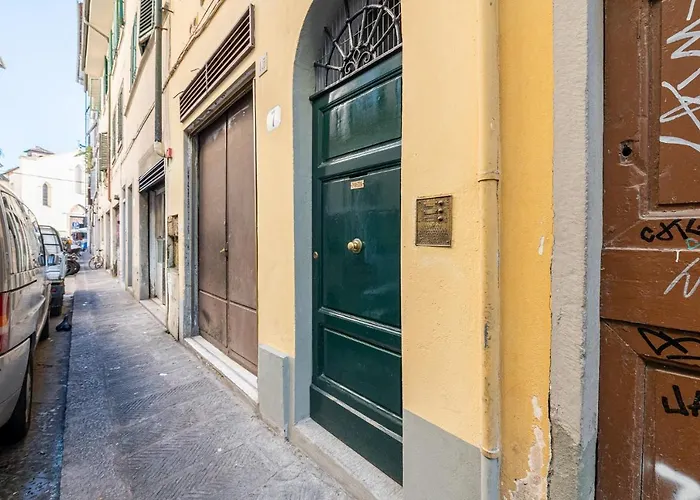 Sant’Ambrogio Colorful Apartment